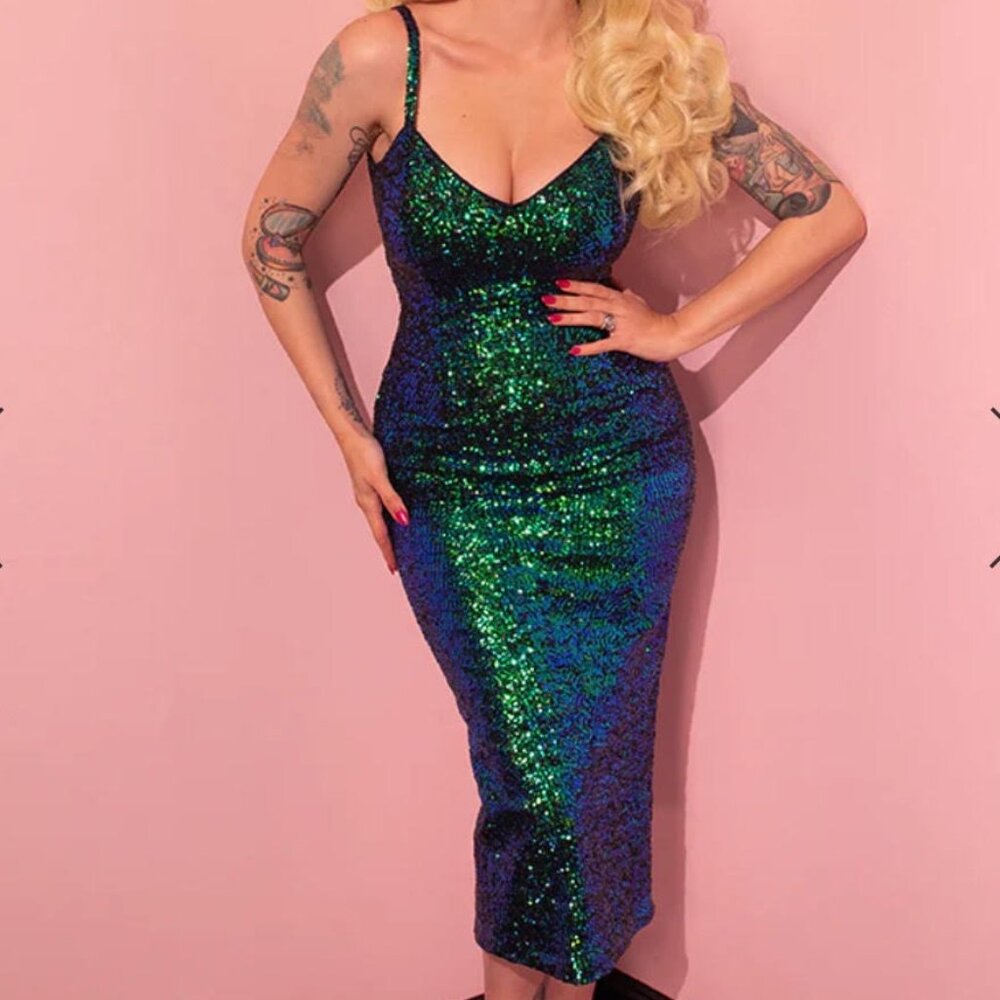 NWT Retro Blue/Green Sequin Wiggle Dress from Vixen by Micheline Pitt / XS